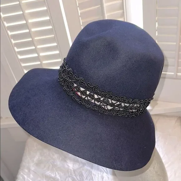 Vintage 60s Navy Blue Felt Wide Brimmed Hat with Lace Detailing‎ - Picture 2 of 8